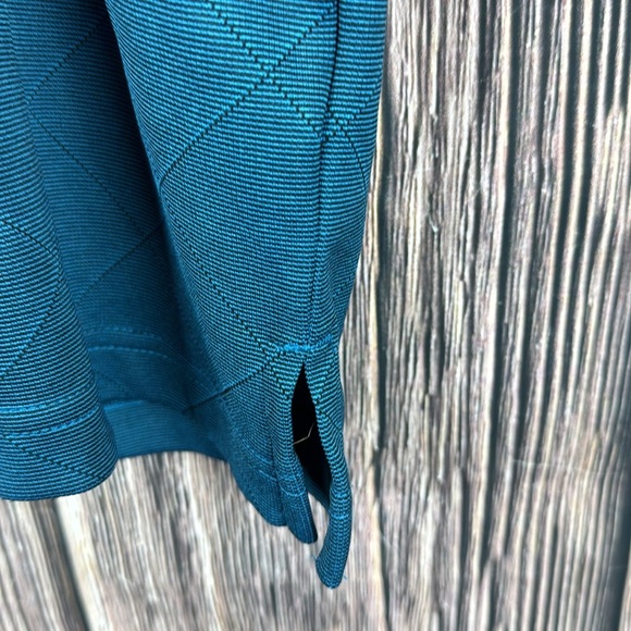 Men’s Golf Shirt- Size Medium - Picture 4 of 10